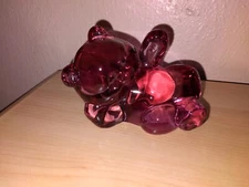 VINTAGE FENTON ART GLASS LAYING BEAR DUSTY ROSE FIGURINE PAPERWEIGHT