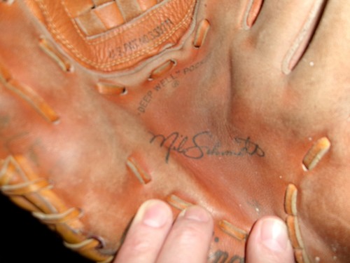 Mike Schmidt Signture Baseball Glove 10". Collectible - Picture 9 of 9