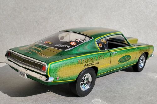 1:18 1968 JOHN HAGEN SUPER STOCK CUDA 426 HEMI 1 of 300 #A1806133AA In-Stock - Picture 3 of 7