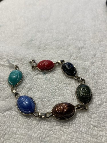 Vintage SKARABÄUS ARMBAND 6 Steine größere Glieder Stil.