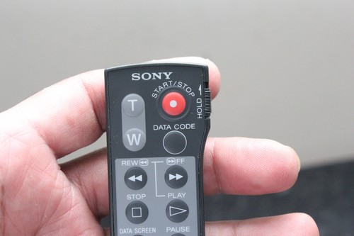 Sony VTR RMT-50B Video 8 Remote Control with Belt Holder & Shoulder Strap - Picture 9 of 15