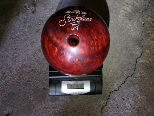 Vintage AMF Strikeline Red Amber Gold Swirl 11 lbs 15.4 oz Drilled Bowling Ball - Picture 7 of 7