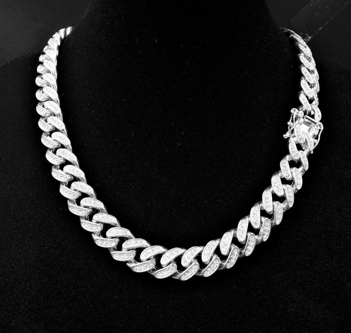 Silver Marijuana Leaf Pendant 16 Silver Marijuana Leaf Pendant 16