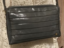 Borsa a tracolla vintage Mary Ann Rosenfeld in pelle grigia trapuntata a righe usata in ottime condizioni