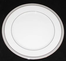 MIKASA FINE CHINA DINNER PLATE 10 3/4" PLATINUM CROWN PATTERN L3428