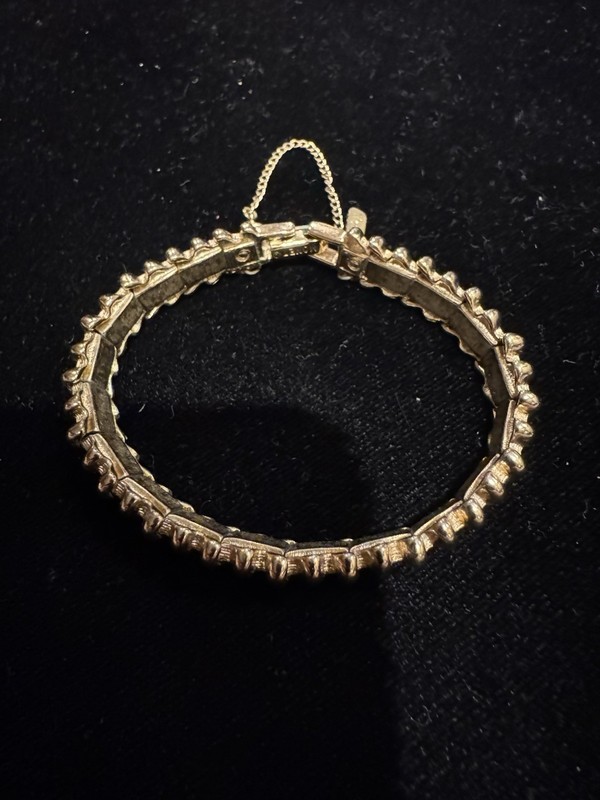 Vintage Monet Shrimp Style Ribbed Gold Tone Bracelet