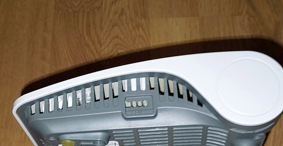 AVM FRITZ!Box 6660 Cable Wi-Fi Modem-Router (20002910) - Bild 4 von 4