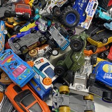 Assorted Bundle Lot of Die Cast Cars  Trucks