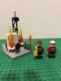 LEGO CITY Lot Fire Station 60004 Fire Helicopter 60010-2 Read Description Used