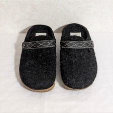 Earth Origins Slippers Size 7.5