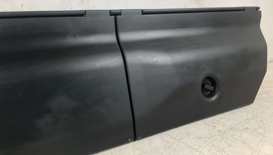 Toyota Tacoma 2016-2018 segunda fila debajo del asiento almacenamiento OEM 5863504010 Foto 4 de 4