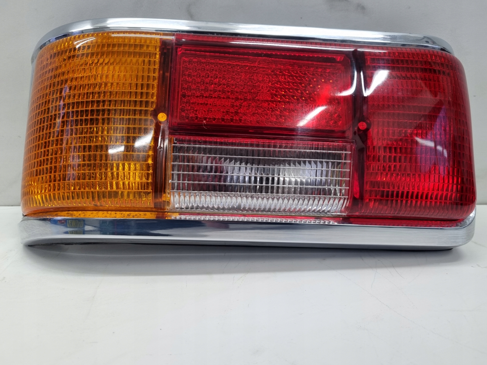 Mercedes-Benz W115 Rückleuchte LED Links A1158201964 Rearlamp | eBay