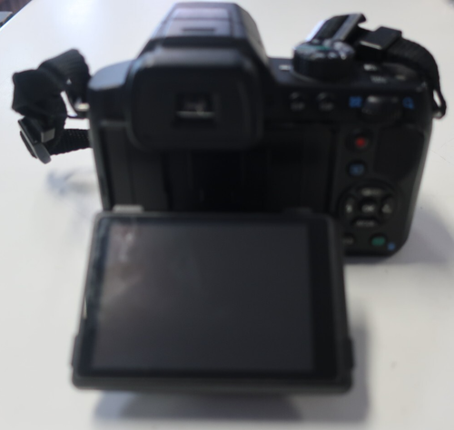 PENTAX X-5 16MP DIGITAL CAMERA - FAULTY PARTS ONLY - Picture 5 of 11