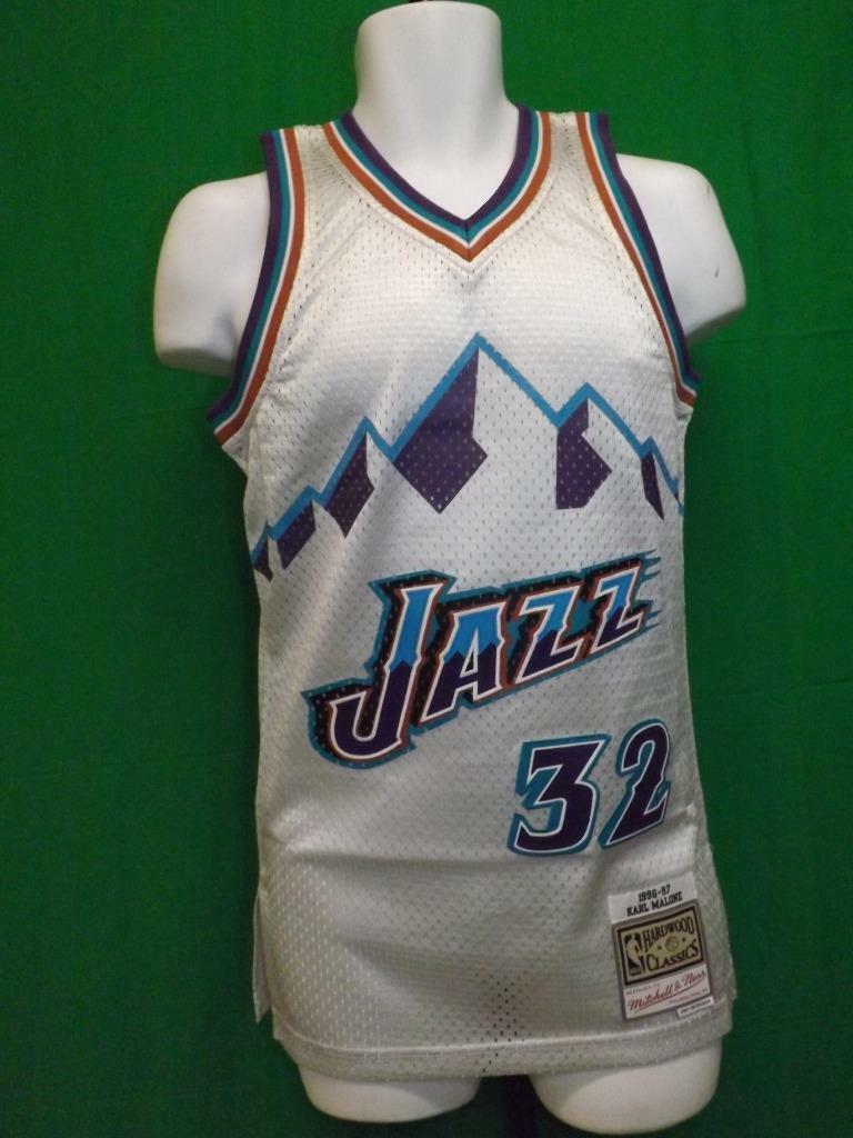 96-97 Karl Malone #32 Jazz Mens XS Mitchell & Ness Platinum Silver