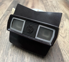 View-Master Vintage Stereoscope Viewer w/100 Reels