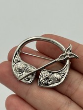 Vintage Silvertone Celtic Scottish Tara Brooch Penannular Pin Signed Scotland DB