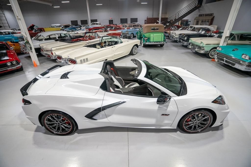 2023 White Pearl Metallic Tricoat Chevrolet Corvette   | C8 Corvette Photo 7