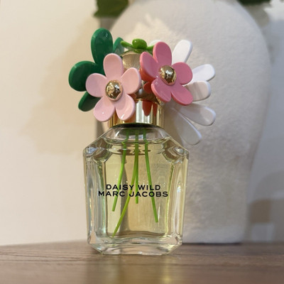 Marc Jacobs Daisy Wild Eau de Parfum Spray, 1.7 fl oz Regular Size