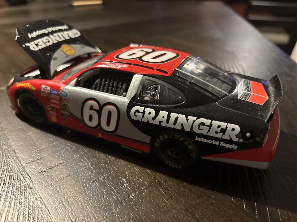 Greg Biffle Team Calibre Escala 1:24 Diecast Nascar #60 Grainger Diecast Car Foto 4 de 4