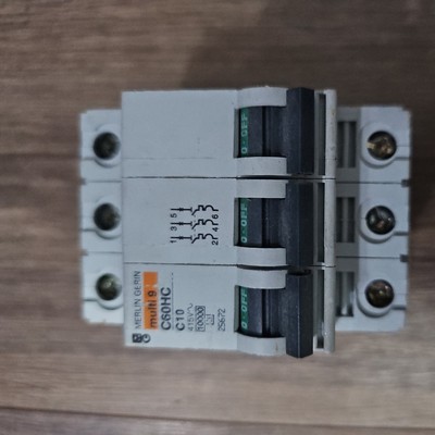 Merlin Gerin Multi 9 C60HC C10 3-polig 3 Phasen Typ C mcb