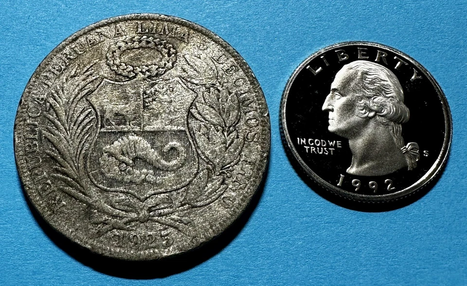 Perú UN SOL 1925 - Letras grandes (tipo 2) - KM#218.2 - PLATA .500 - Raro hallazgo Foto 2 de 3