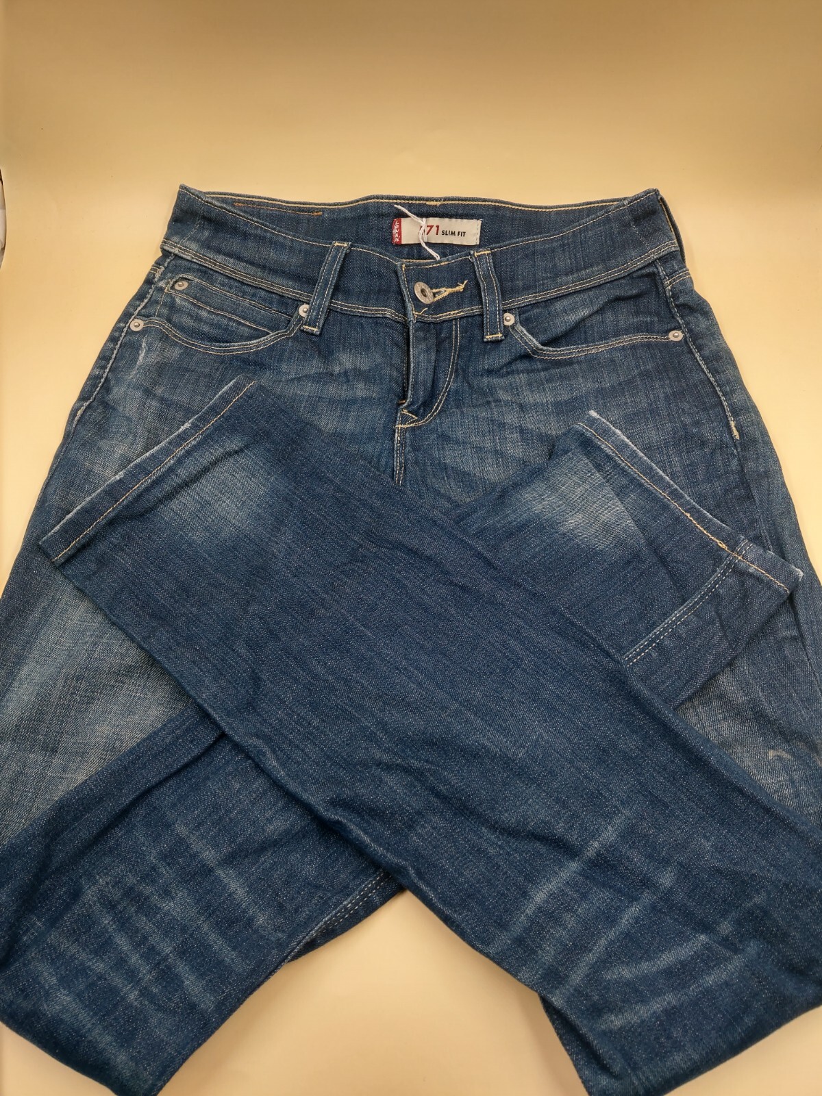 Picture 1 of 1