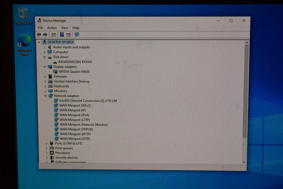 Estación de trabajo HP Z2 Mini G3 Xeon E3-1205 v6 3,0 GHz 16 GB RAM 256 GB NVMe Quadro M620 Foto 4 de 4