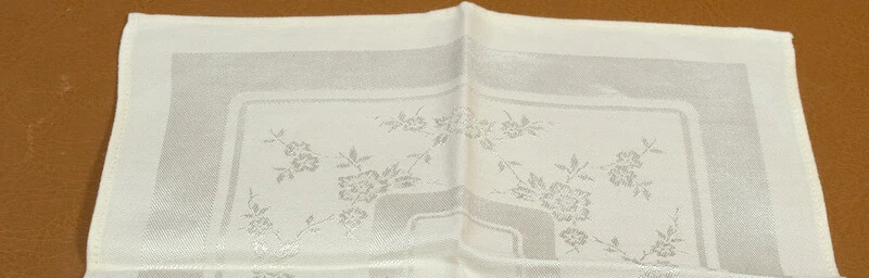 4 Elegant Dinner Napkins Beige w/Silver Floral Damask Cotton Linen Blend NWOT - Image 4 of 4