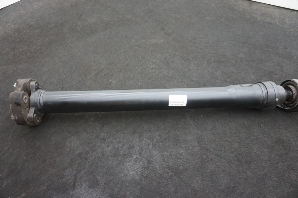 Eje de transmisión de hélice trasera 4,8 L 97042101132 Porsche Panamera GTS 970 10-16 Foto 4 de 4