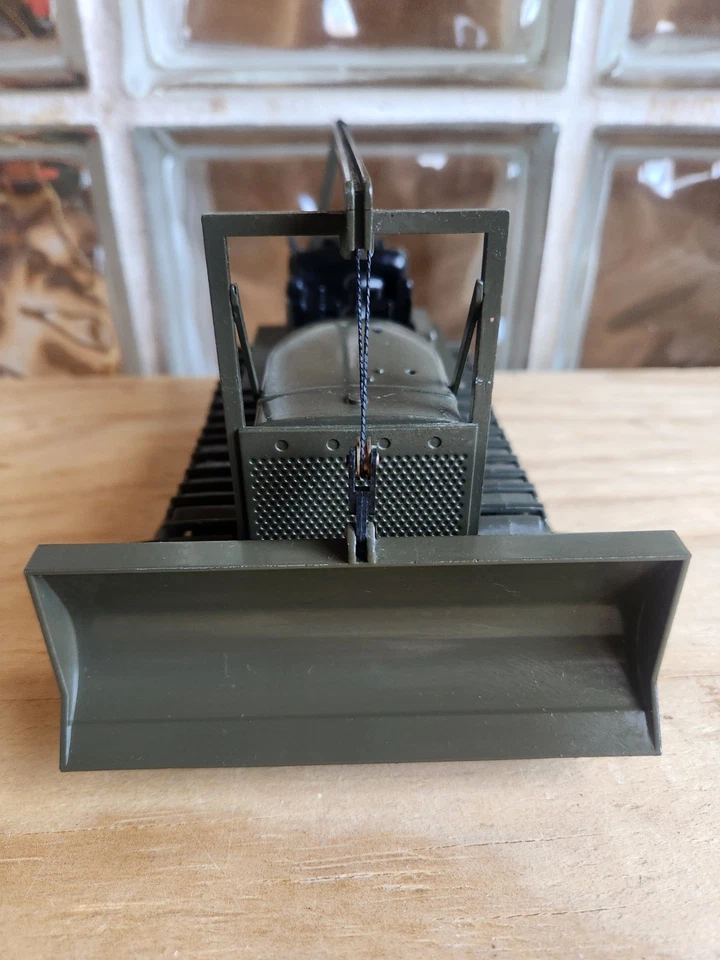 Norscot 1:25 50th Anniversary CAT WWII D7 Track-Type Tractor Caterpillar - Image 3 of 4