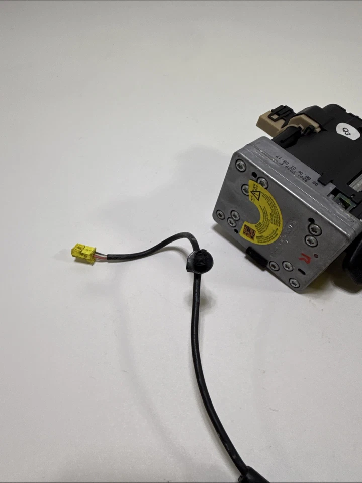 07-12 梅赛德斯 R230 SL550 SL55 AMG 右侧座椅皮带收回器黑色二手原始设备制造商 — 第 3/4 张图片