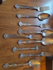 1847 rogers Bros silverware grape pattern 35 pieces with box