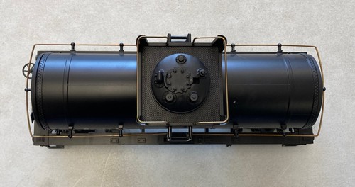 Lionel Large G Scale Santa Fe Tank Car 8-87601 - Picture 4 of 16