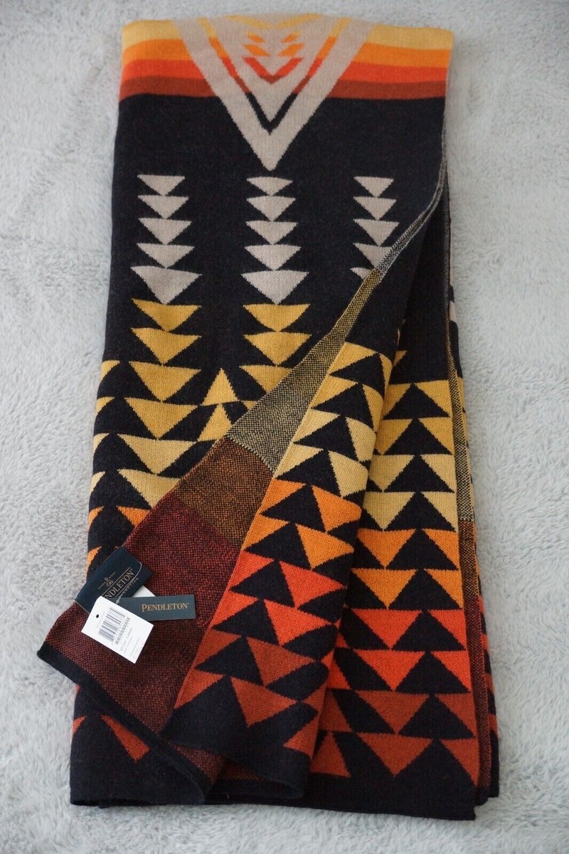 アウトドア寝具 pendleton wool blanket made in USA navy Pendleton Eco-Wise Navy Washable Wool Blanket, Queen | Made