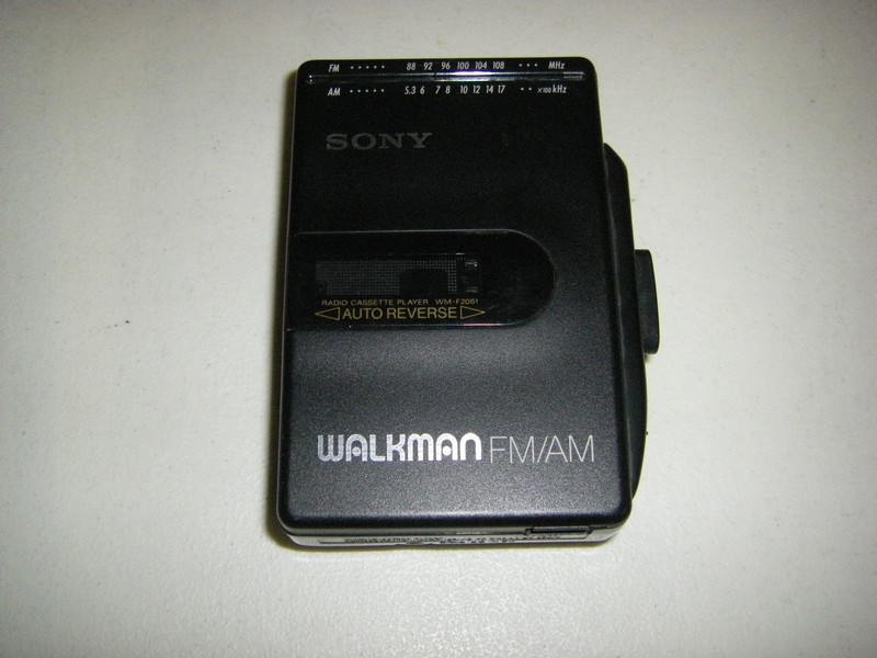 Sony AM FM Walkman WM-F2081 For Parts