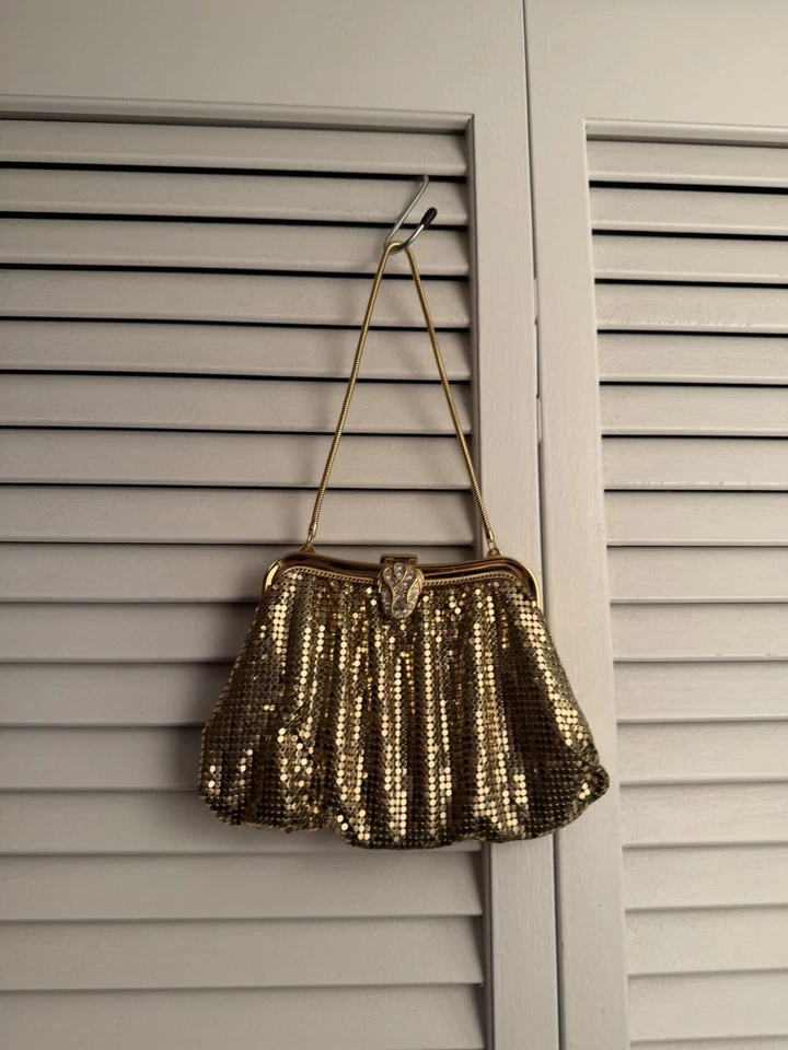 Cartera Muñequera Vintage Art Deco Whiting y Malla Davis con Cierre de Estrás Foto 2 de 4