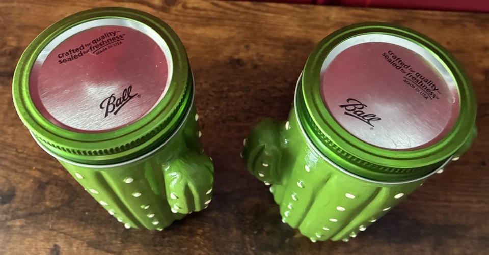 Juego de 2 tarros de pepinillo de cactus pintados a mano verdes Foto 3 de 4