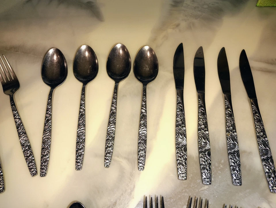 EKCO Eterna Japan Las Palmas Floral 20 Piece Service For 4 Set Silverware Forks - Image 4 of 4