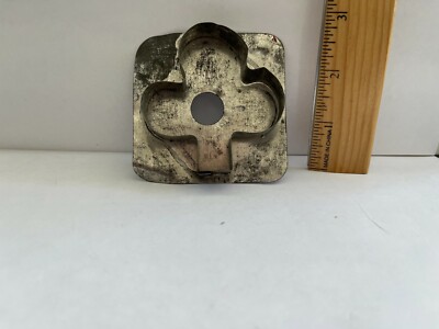 Clover Flat Back Tin Cookie Cutter With Finger Hole Primitive Antique no handle