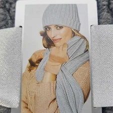 NEW/NWT NY&C Gray Knit Scarf & Gloves Set Winter Gift Set