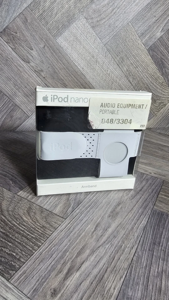 Genuine Sealed OEM RARE Apple iPod Nano MA663G/A Grey Armband - Image 2 of 4