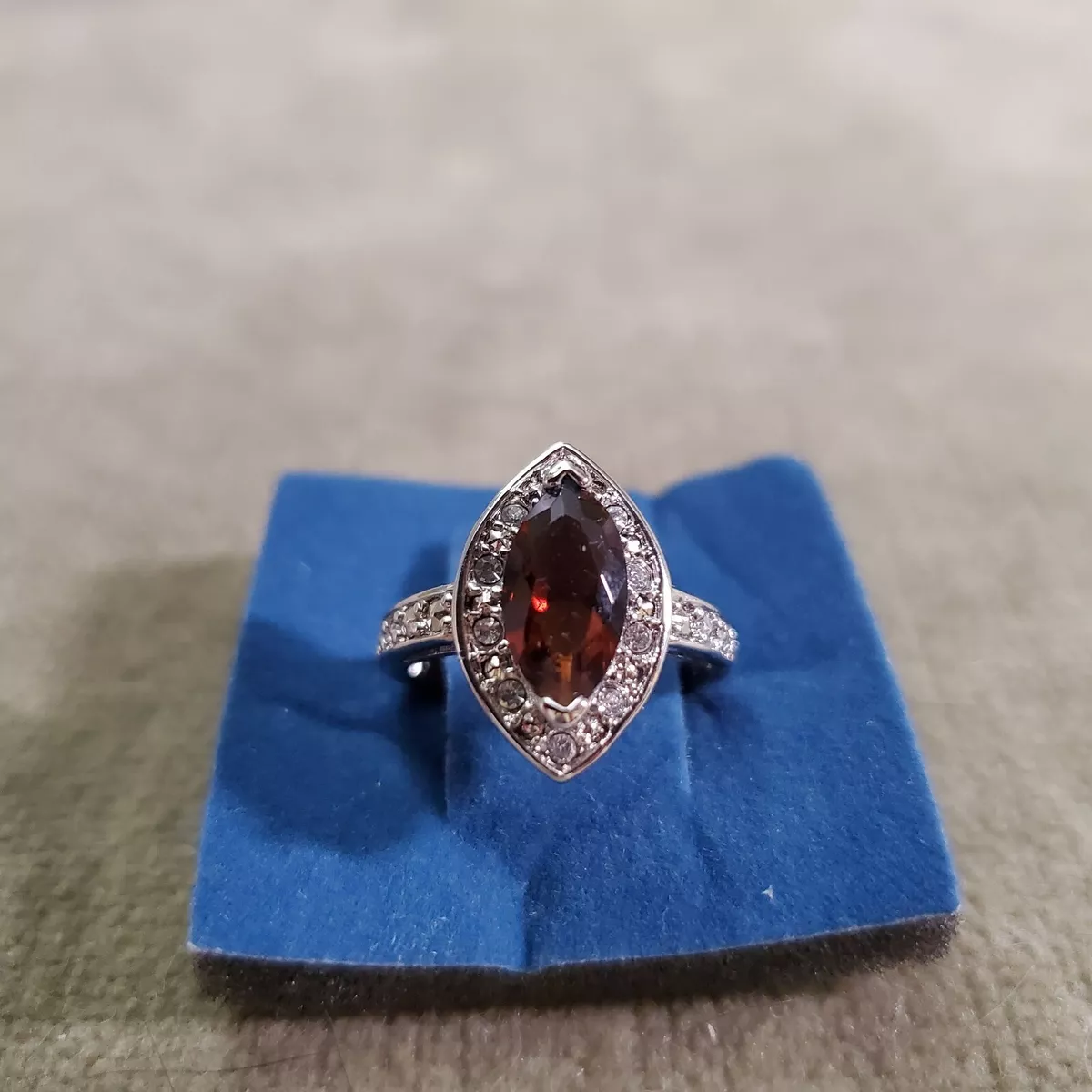 Marquise chocolate diamond ring deals