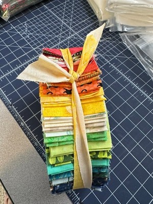 75 PC 2.5'' JELLY ROLL Strips Mixed 100% Cotton Fabric Moda, Fairy Frost + others