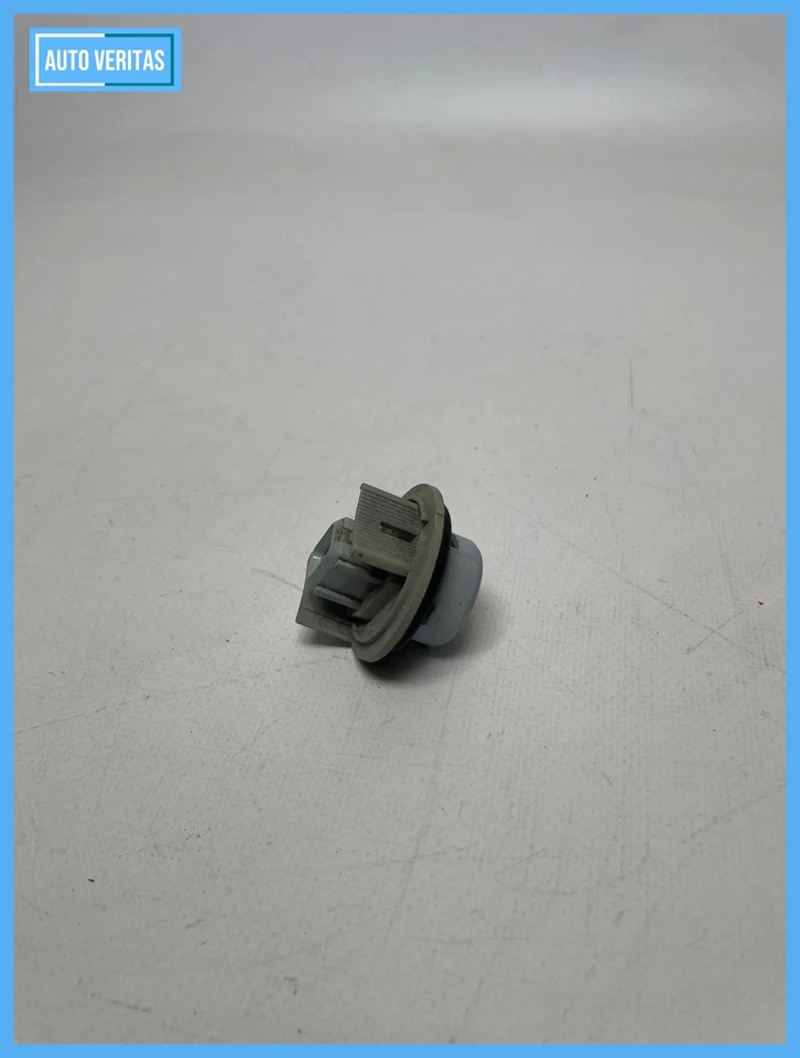 Original Ford Fiesta III 3 Courier Mazda 121 (GFJ/DB) lamp carrier 139807 - Image 4 of 4