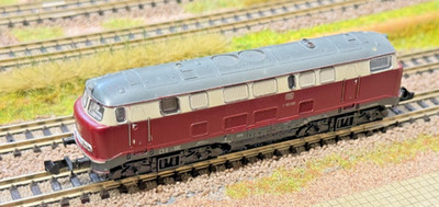 Minitrix 12423 Spur N Digital Selectrix Diesellok V160 001  ´Lollo´ rot/grau TOP