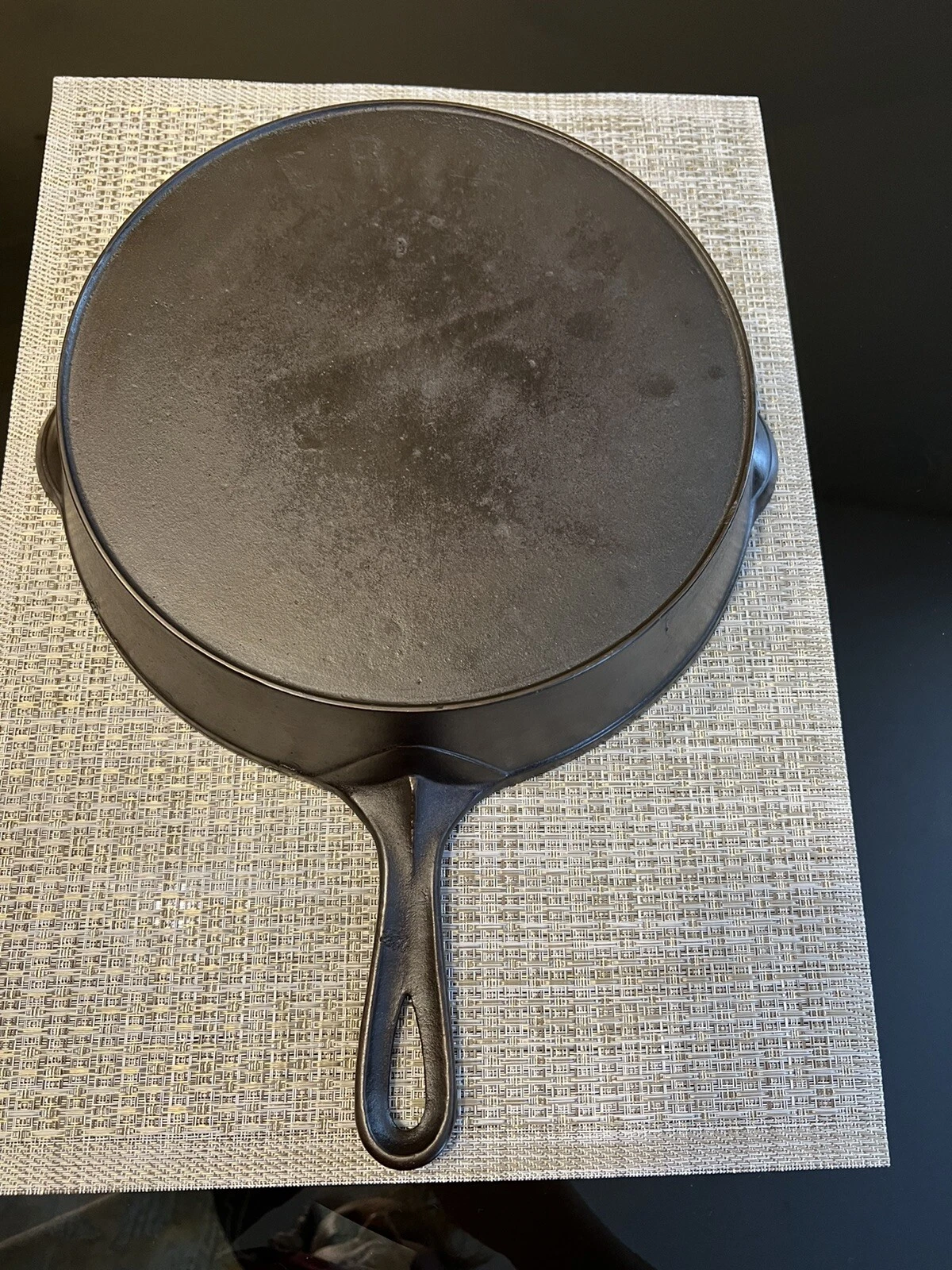 Erie ghost logo?... Skillet no. 8. Pre-Griswold?...