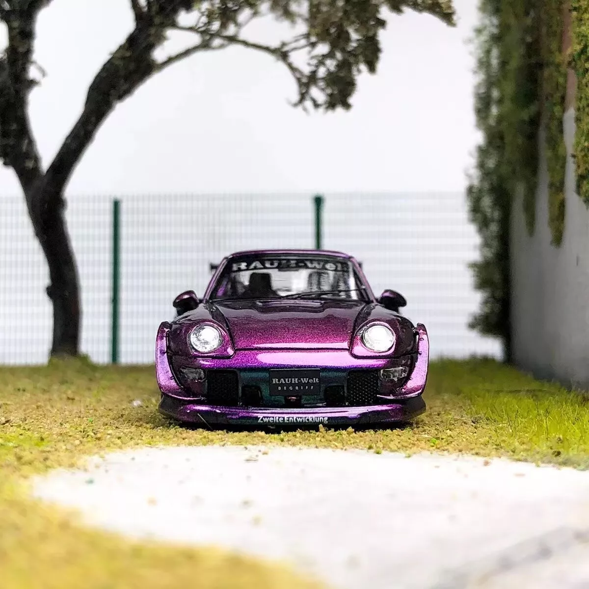 Street Weapon 1/64 Scale Porsche 993 RWB RAUH Welt Rotana