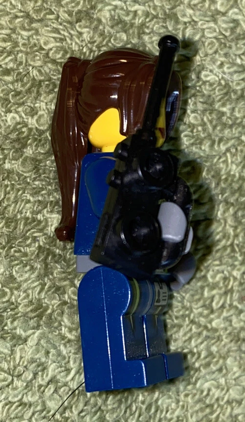 LEGO Minifigure Agent Trace Figure & Walkie - Image 4 of 4