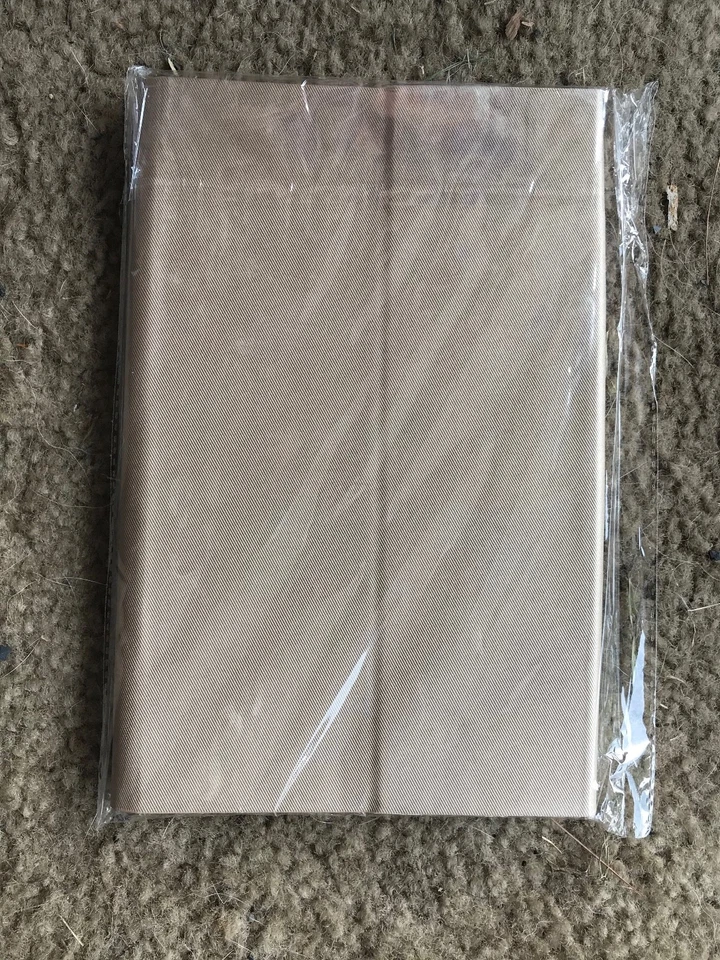 Digital2 ACC902A-GD 9 Magnetic Case - Fits 9 D2-961G/9041 Tablets (Gold) - Image 3 of 4