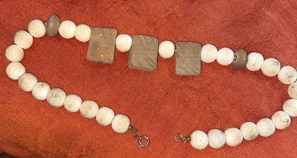 Collar terroso rústico con cuentas de arcilla hecho a mano 16,5 pulgadas étnico o tribal Foto 2 de 4